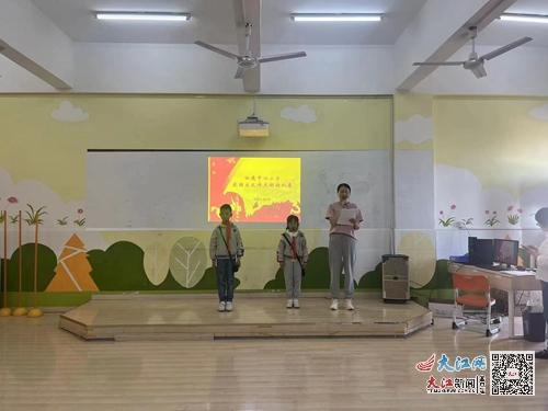 庐山市白鹿中心小学开展爱国主义诗歌朗诵比赛 组图